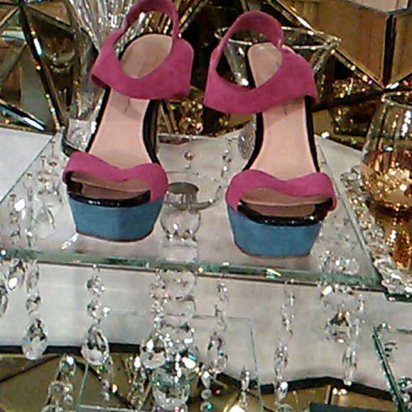 Heels - Picture 2 of 6